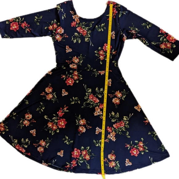 Vintage Fun Floral Dress Stretchy Fit and Flare Skater Dress - Picture 3 of 7